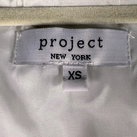 NWOT Project New York White with Bluish Gray design Hooded Vest size XS - Picture 3 of 6